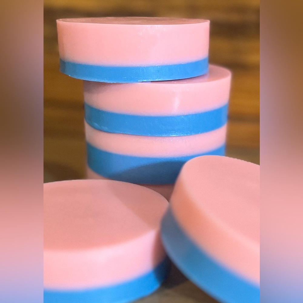 Handmade Soap - COTTON CANDY ๐ญ - Picture 1 of 2